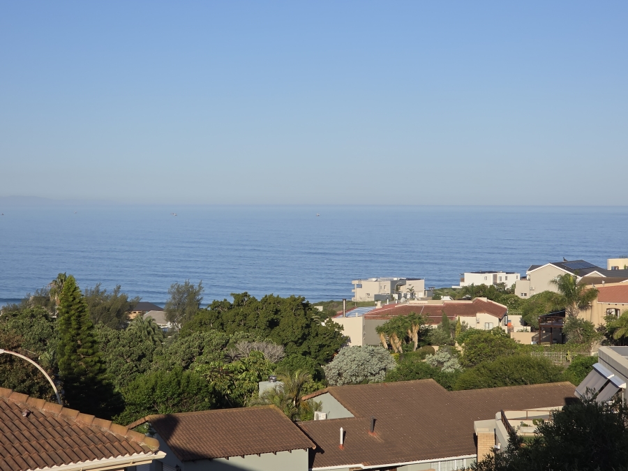 4 Bedroom Property for Sale in Wavecrest Eastern Cape